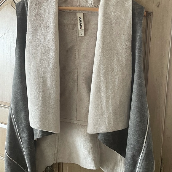 Anthropologie Kady Sherpa Vest - Picture 10 of 10